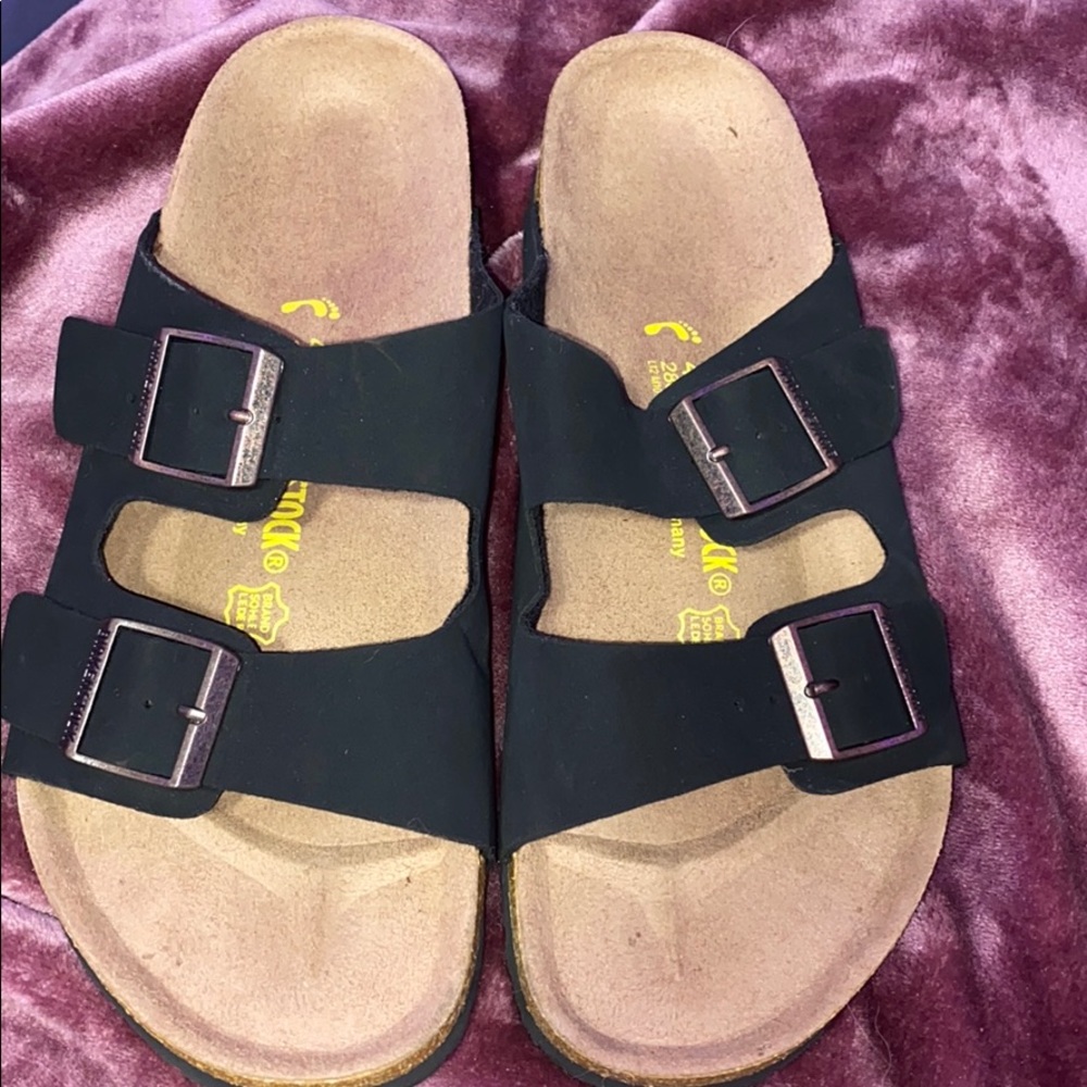 Black Birkenstock’s